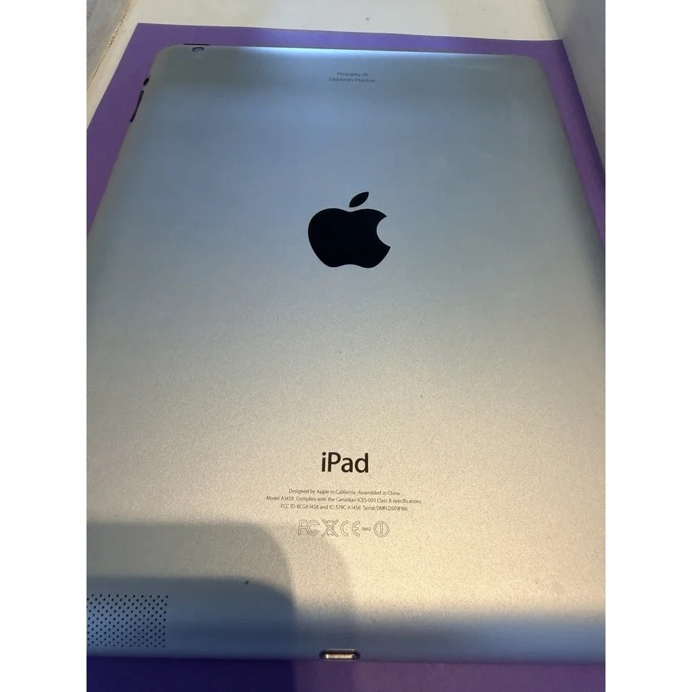 Apple iPad (4th Generation) A1458 16 GB, Wi-Fi, 9.7 in - White